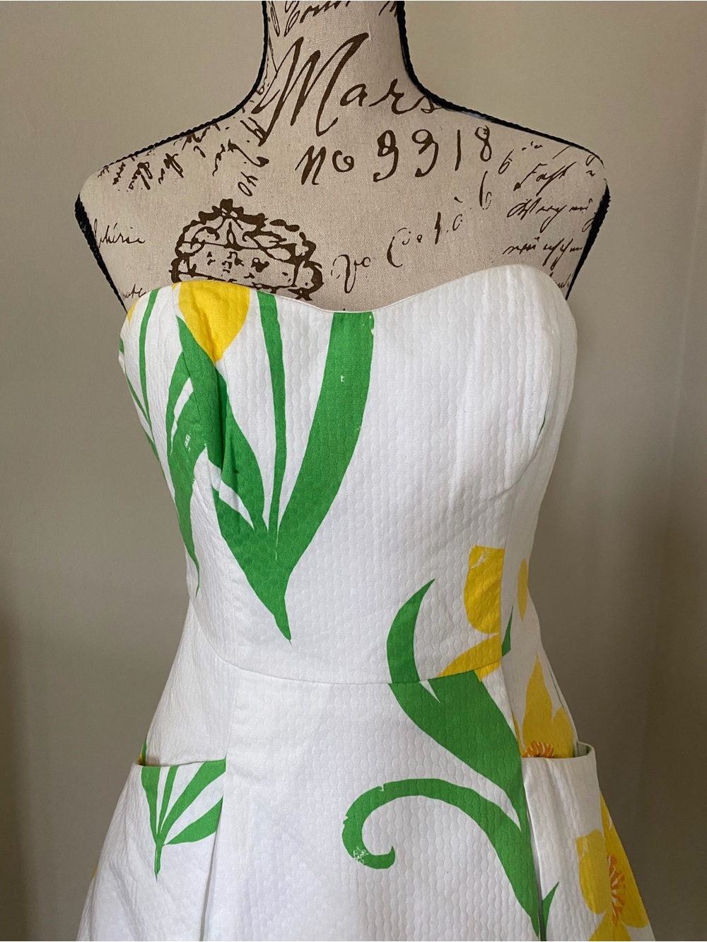 Lilly Pulitzer⎼NWOT White Strapless Fit & Flare Daffodil Dress, Sz 0 - Picture 3 of 9